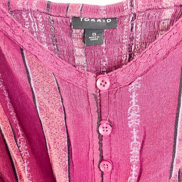 Torrid Babydoll Crepe smocked back textured v-neck striped Tank top size large - Picture 7 of 13